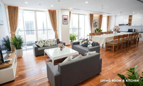 Hai Chau Apartment | Contemporary Penthouse with Private Pool in Da Nang Center