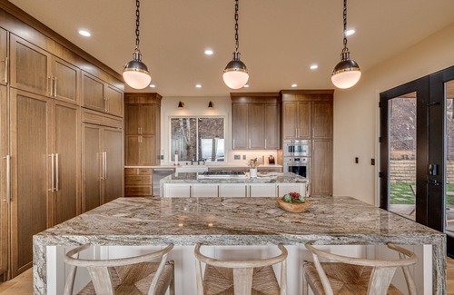 Washougal House | Scenic Modern Chateau with Pool and Spa by Columbia River