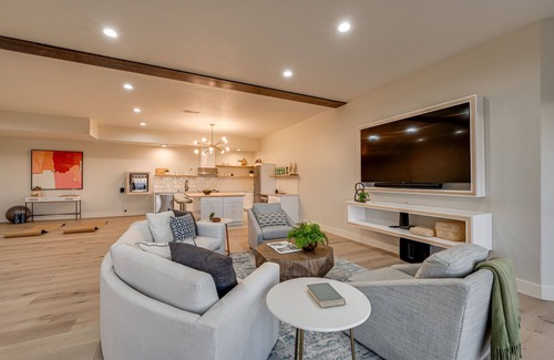 Washougal House | Scenic Modern Chateau with Pool and Spa by Columbia River