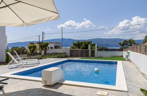 Isthmia Villa | Bright Oceanfront Villa in Corinth with Pool & Pet-Friendly