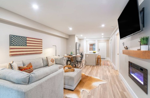 Telluride Condo | Chic Ski Retreat with Electric Fireplace & Spa Amenities