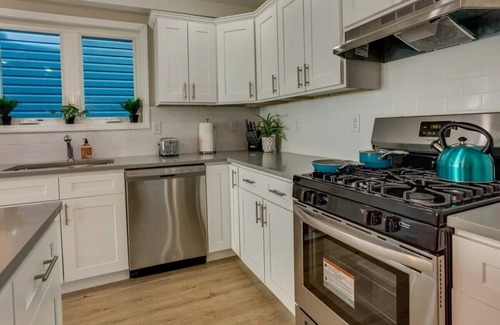 Ampere House | Trendy City Escape Steps from Downtown Newark & NYC
