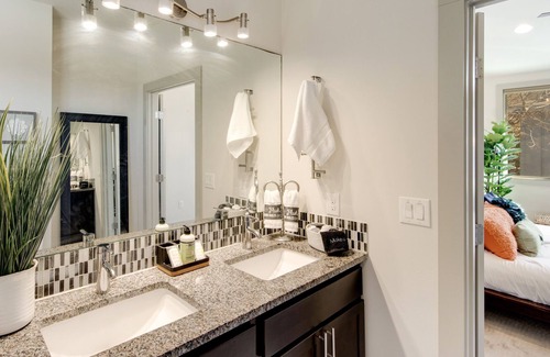 Galindo House | Modern City View House with Fast WiFi, Central AC, Dartboard, & Enclosed Yard
