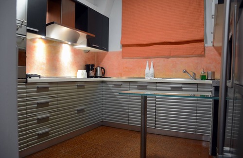Glyfada Apartment | Stylish Central Apartment with Pool & Pet-Friendly Options