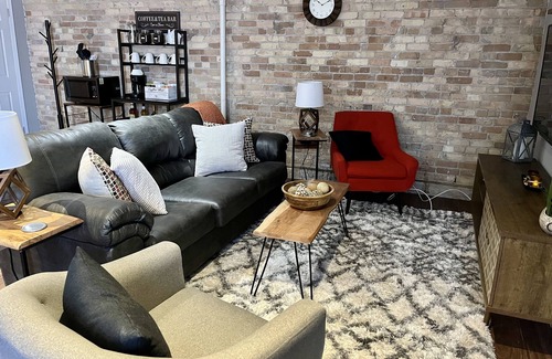 Bay City Apartment | Prime 1 BR Apartment Near River in Historic District