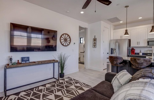 St. George Cottage | Modern Mini Ranch Casita: Perfect Retreat for Two!