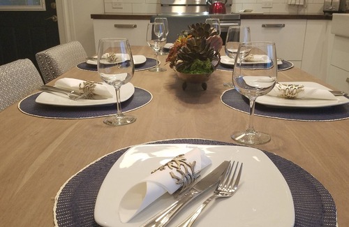 Central Naples House | Tranquil Coastal Cottage: Steps from the Beach & Pet Friendly