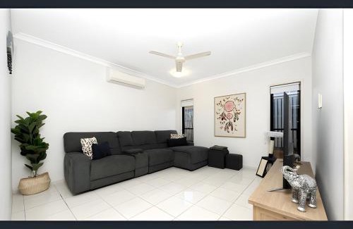 Bushland Beach House | Modern Coastal Home Luxury Stay in Bushland Beach QLD 4818