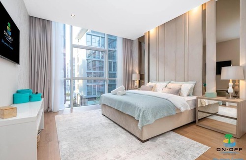 Jumeirah Apartment | Vibrant & Cozy Design with Pool and Breakfast Included