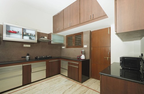 Madhapur Apartment | Modern Comfort 3-Bed Haven