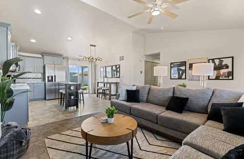Caldwell House | Perfect Retreat: 3B with Firepit & Covered Patio