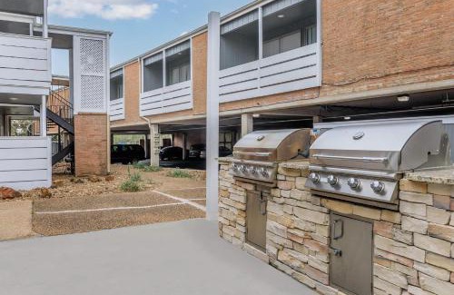 Nassau Bay Apartment | Modern Comfort Easy Access to Bay Area Attractions