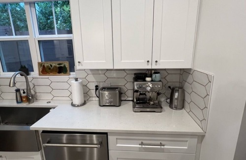 South Lamar House | Modern Comfort: Hidden Gem Home with Patio and Pool
