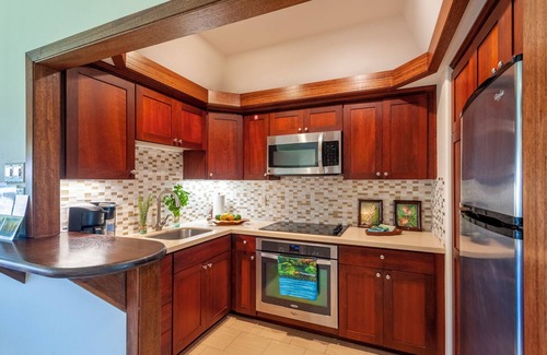 Wainiha Condo | Romantic Beachfront Resort with Pool and Ocean Views