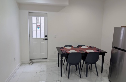Elmont Apartment | Modern Comfort - Minimal StylenEntire guest suite in Elmont, New York