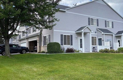 Rochester House | Modern Comfort Minutes from Mayo Clinic – Relax & Recover in Style