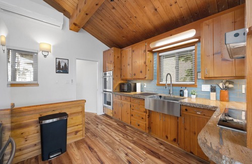 Alta Sierra Cabin | Discover Southern Sierra Serenity Retreat: Adventure Awaits!