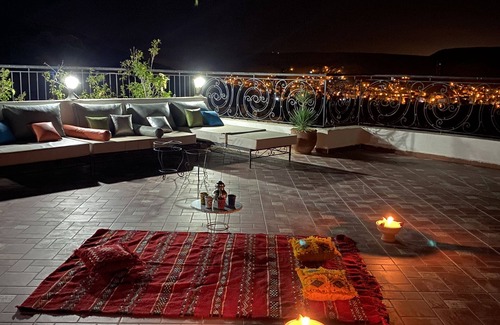 Tamraght Apartment | Stylish Ocean View Apartment with Pet-Friendly Amenities