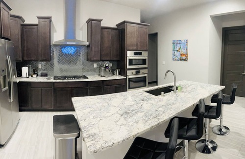 Mesa Del Sol Innovation Park House | Eco-Friendly ABQ Retreat with Spa & Hot Tub Amenities