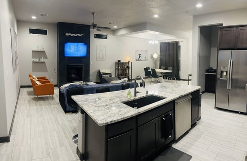 Mesa Del Sol Innovation Park House | Eco-Friendly ABQ Retreat with Spa & Hot Tub Amenities