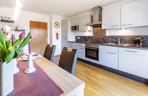 Kruen Apartment | Stylish 4-Star Apartment with Ocean View in Krün