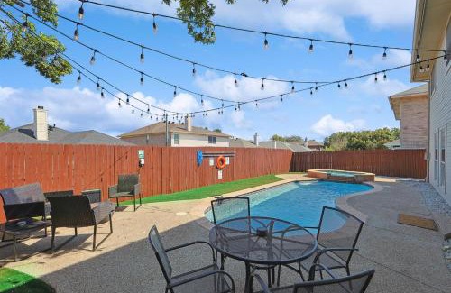 Saginaw House | Modern Comforts & Classic Charm w Pool 5BD
