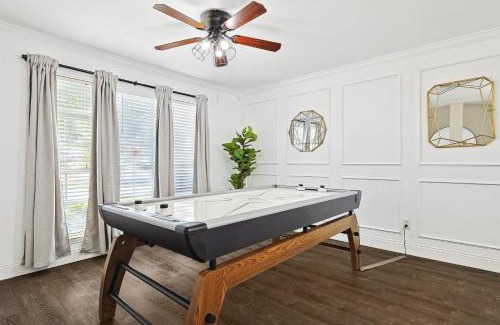 Saginaw House | Modern Comforts & Classic Charm w Pool 5BD