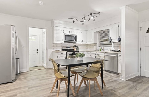 Fortson House | Stylish Getaway: Modern Comfort Near Downtown with Queen Beds