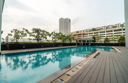 Jakarta Apartment | Cozy Studio Retreat in Central Jakarta with Pool Access