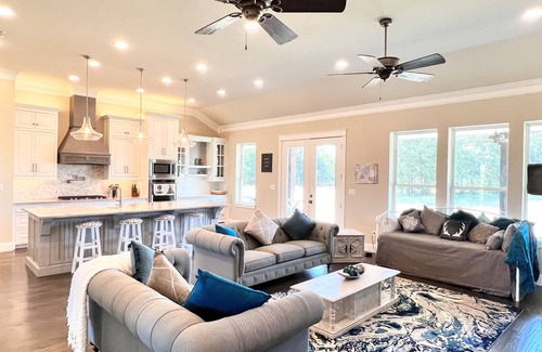 Pilot Point Other | Stylish Farmhouse with Lake Access, Pool & Spa Amenities