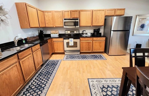 Waukee House | Modern Condo 3BR-3BA. Pet friendly, Perfect 4 Families, Longer stays, Waukee-WDM