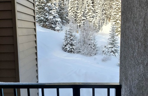 Winter Park Apartment | Cozy Iron Horse Condo: Ski In/Out, Pool & Spa Awaits!