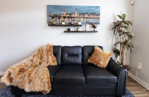 Dunwoody Condo | Guest Rated 10/10: Modern Condo at Perimeter with Breakfast