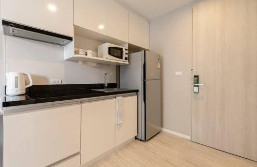 Huay Kaew Apartment | Stylish Condo in Nimman with Private Pool & Family Amenities