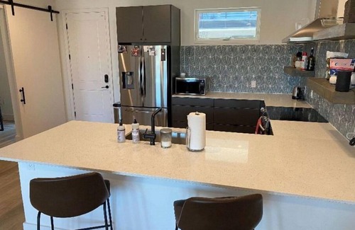 Govalle Condo | Elegant Condo in East Austin with Family-Friendly Amenities