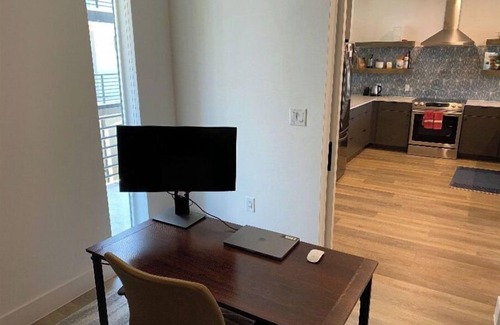 Govalle Condo | Elegant Condo in East Austin with Family-Friendly Amenities