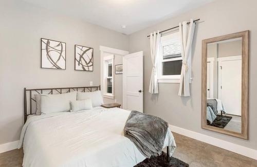 Butte Apartment | Modern Uptown Butte Condo - Pet & Child Friendly Stay