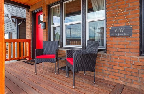Butte Apartment | Modern Uptown Butte Condo - Pet & Child Friendly Stay