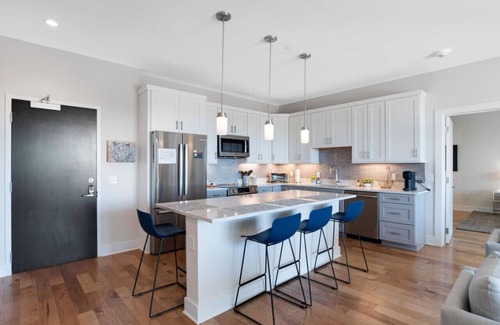 Downtown Asheville Condo | Top-Rated Modern Condo on South Slope with Breakfast & More