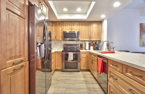 Palm Desert Condo | Stylish Condo Retreat with Private Spa in Palm Desert