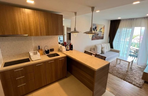 Nai Harn Apartment | Modern Calypso Condominium: Ideal for Family Getaways in Phuket