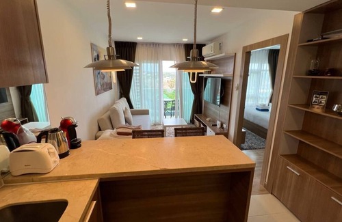 Nai Harn Apartment | Modern Calypso Condominium: Ideal for Family Getaways in Phuket