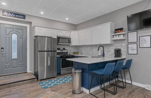 Buffalo Apartment | Stylish Oceanview Apartment - Guest Rated 9.8/10