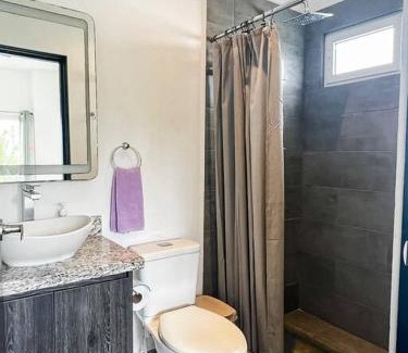 Barrio Ricos y Famosos Apartment | Modern Condo with Ocean View in Vibrant Jaco Downtown