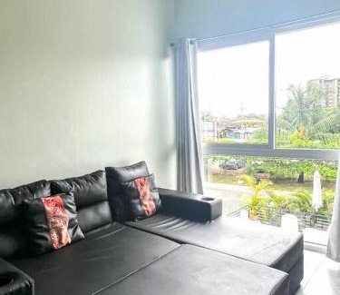 Barrio Ricos y Famosos Apartment | Modern Condo with Ocean View in Vibrant Jaco Downtown