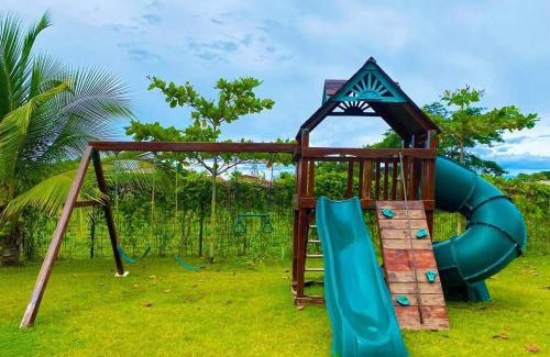 Barrio Ricos y Famosos Apartment | Modern Condo with Ocean View in Vibrant Jaco Downtown