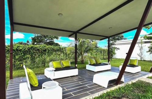 Barrio Ricos y Famosos Apartment | Modern Condo with Ocean View in Vibrant Jaco Downtown