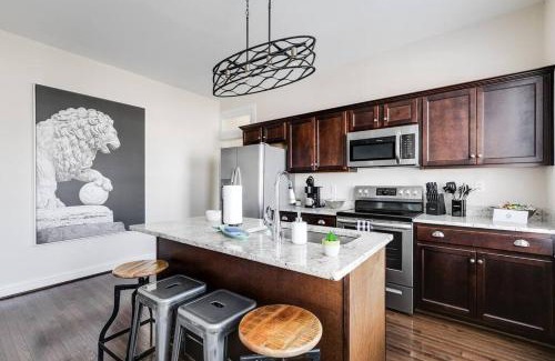 Church Hill Apartment | Modern, Convenient Gem: Urban Retreat 'n Richmond