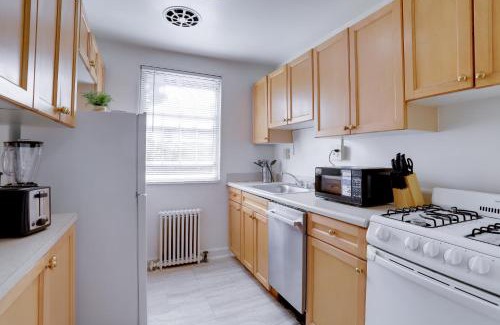 Northeast Alexandria Apartment | Modern Corporate Apt in Alexandria