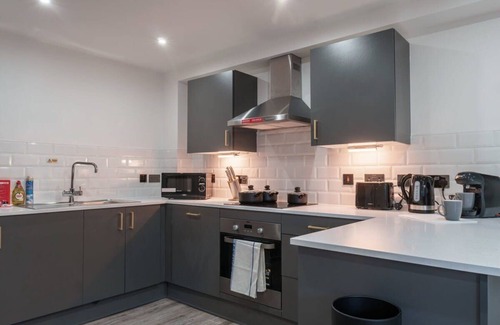 Preston Apartment | Comfortable 1 Bedroom Apartment in Preston, Ideal for Families